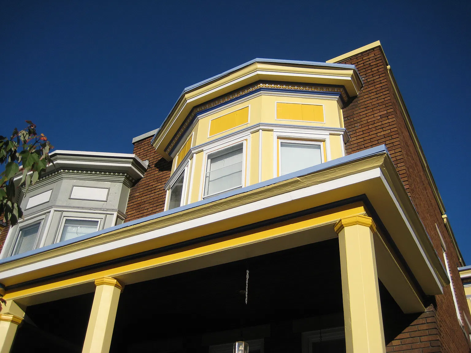 3 bed, 1.5 bath, 2000 sqft, $950 — Photo 1