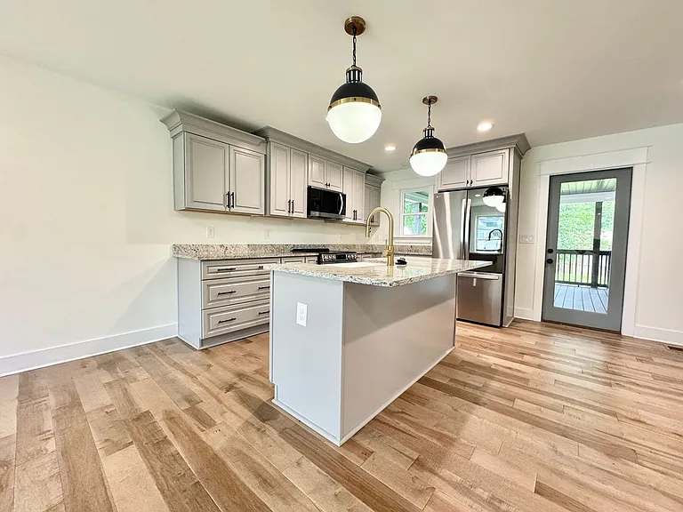 229 Cherry Dr — Photo 6