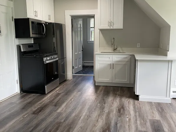 54 Salem St APT 6, Andover, MA 01810