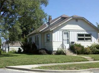 302 E 37th St, Anderson, IN 46013