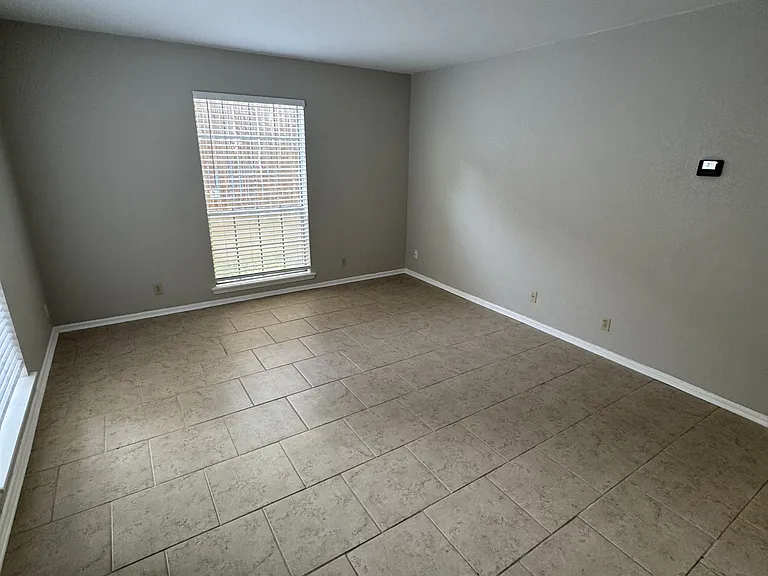 1045 Shook Ave #1-158 — Photo 3
