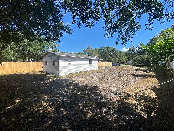 3rd image of 6809 New York Dr