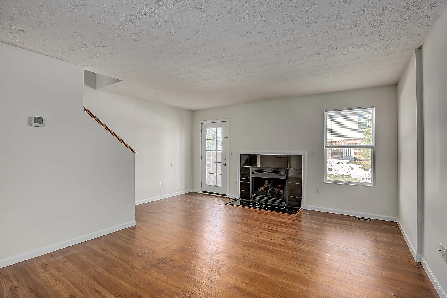 2 bed, 2.5 bath, 1250 sqft, $1,595 — Photo 1