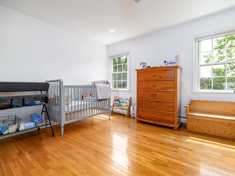 44 Newfield Ct — Photo 18