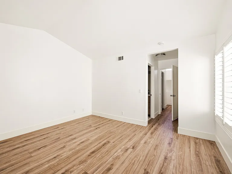 238 N Via Colinas — Photo 14