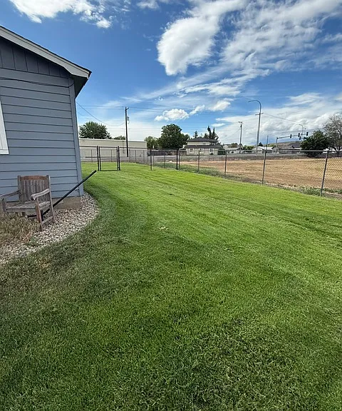 605 S 96th Ave — Photo 17