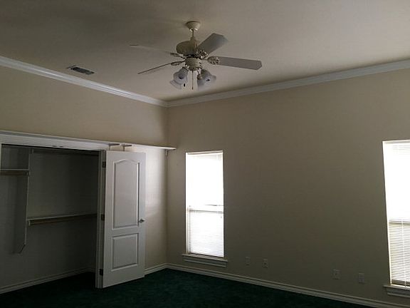 4th image of 8 Warwick Dr