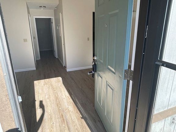 4th image of 640 SE 28th Pl APT B