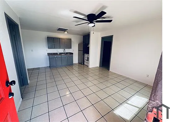 3216 W Jefferson St #2 — Photo 1