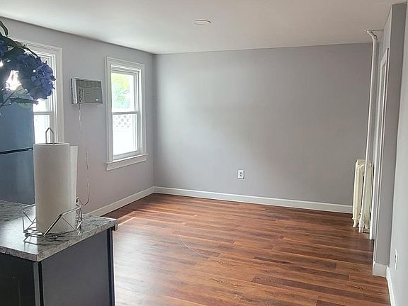 5th image of 113 William St #1