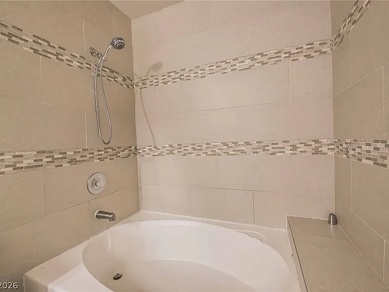 2815 Dawn Crossing Dr — Photo 13
