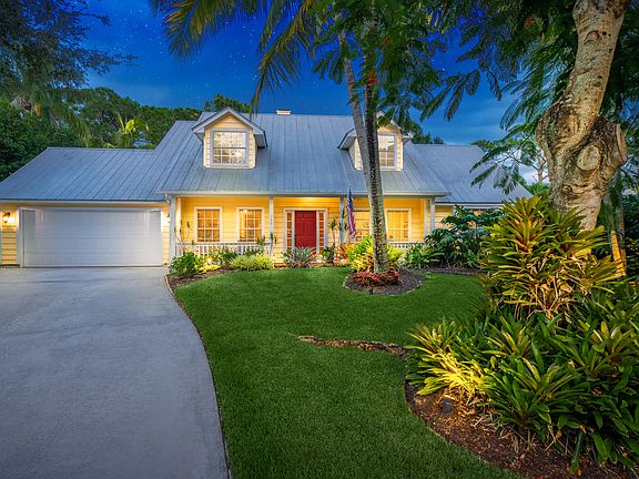 3rd image of 730 SW Lighthouse Drive