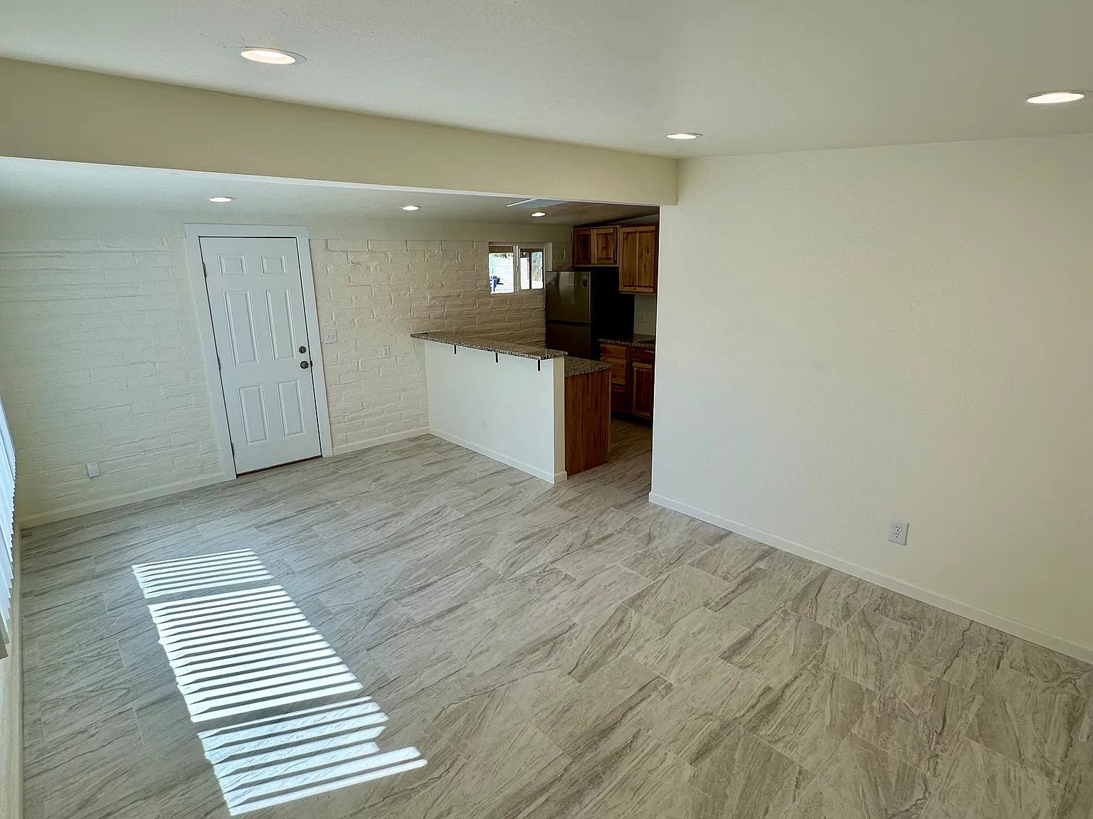 2 bed, $1,100 — Photo 3