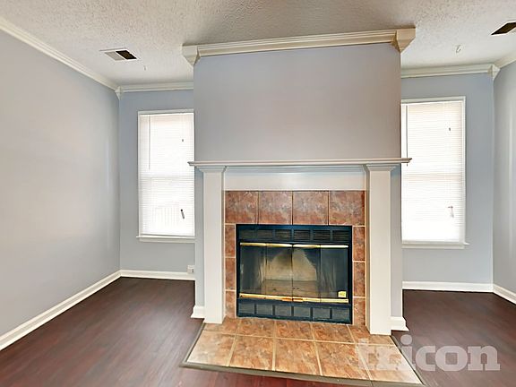 2nd image of 112 Hedgefield Rd