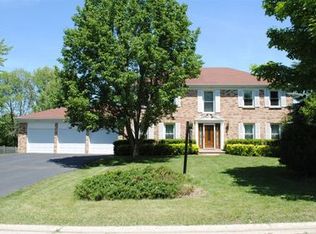 255 Birchwood Dr, Barrington, IL 60010