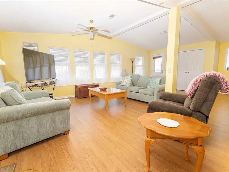 1159 Paradise Dr — Photo 4