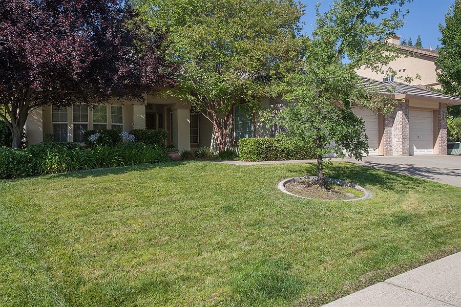 2nd image of 205 Luna Cir