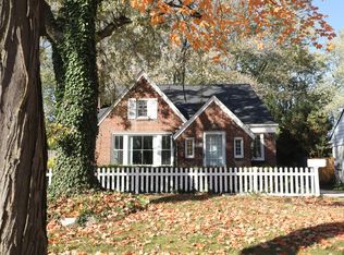 2389 Buckingham Ave, Birmingham, MI 48009