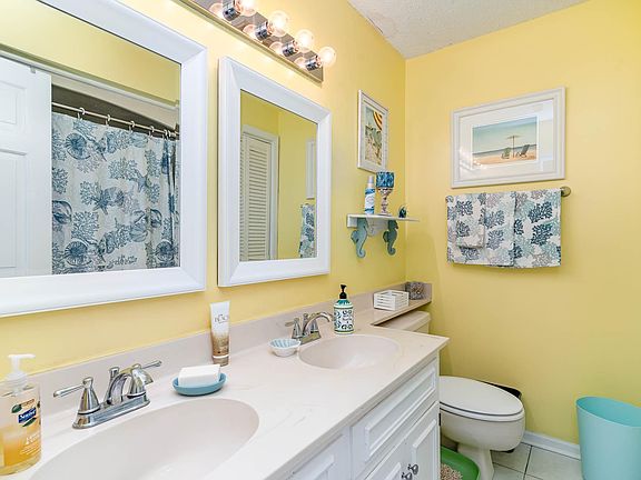 4th image of 627 N Waccamaw Dr. #304