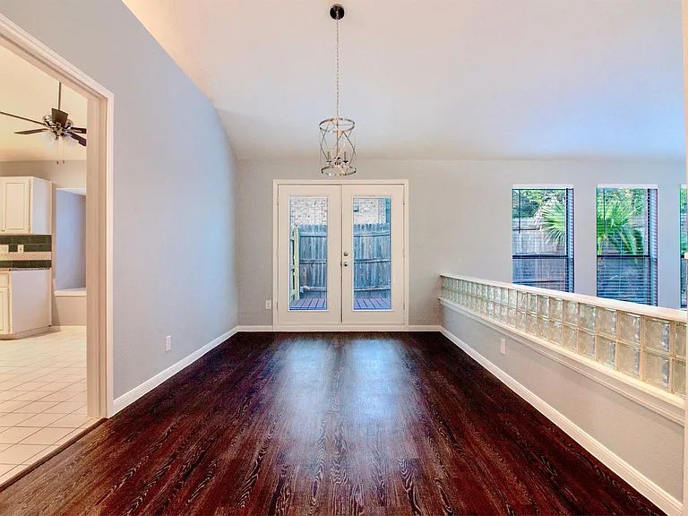 1806 Encino Bnd — Photo 7