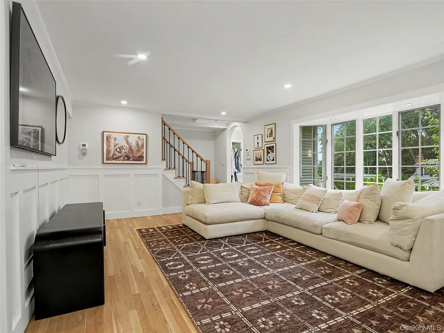 4 bed, 3.5 bath, 2300 sqft, $8,300 — Photo 3
