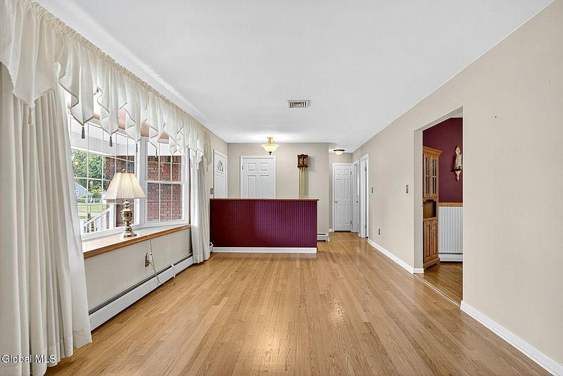 3rd image of 37 Gadsen Court