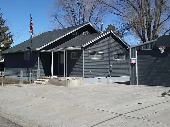 401 Cedar St, Carlin, NV 89822