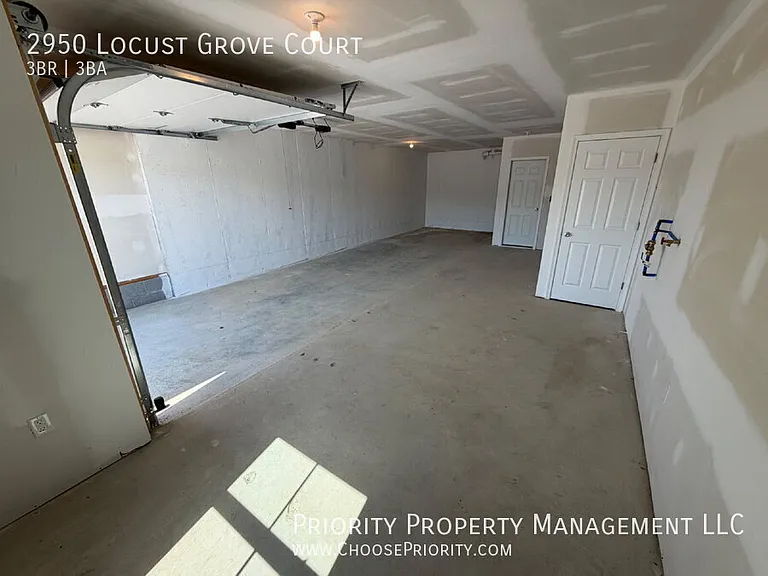 2950 Locust Grove Ct — Photo 21