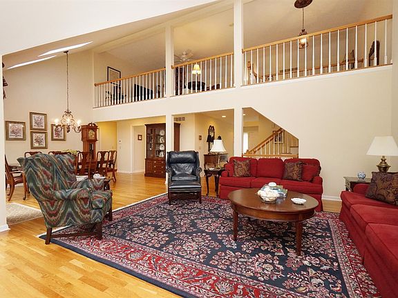 5th image of 8941 Symmes Trace Ct