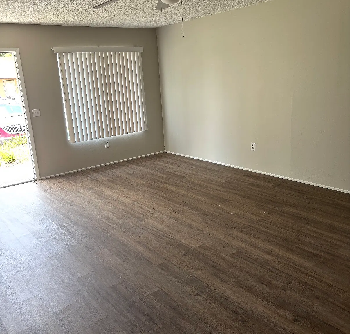 3 bed, 1140 sqft, $1,950 — Photo 2