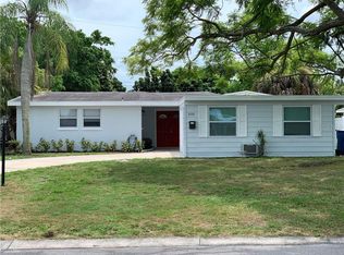 2104 Hopkins Dr W, Bradenton, FL 34207