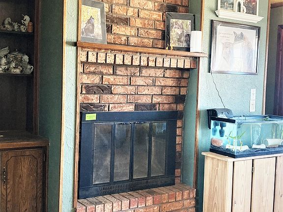 3rd image of 1213 Hilltop Dr