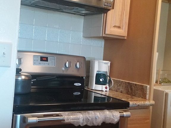 3rd image of 107 Piccadilly Pl APT B