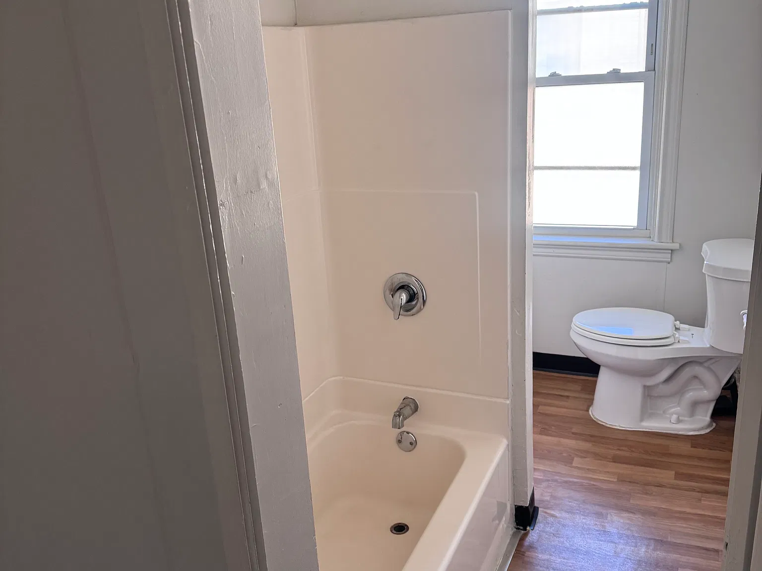 3 bed, 1200 sqft, $1,400 — Photo 4