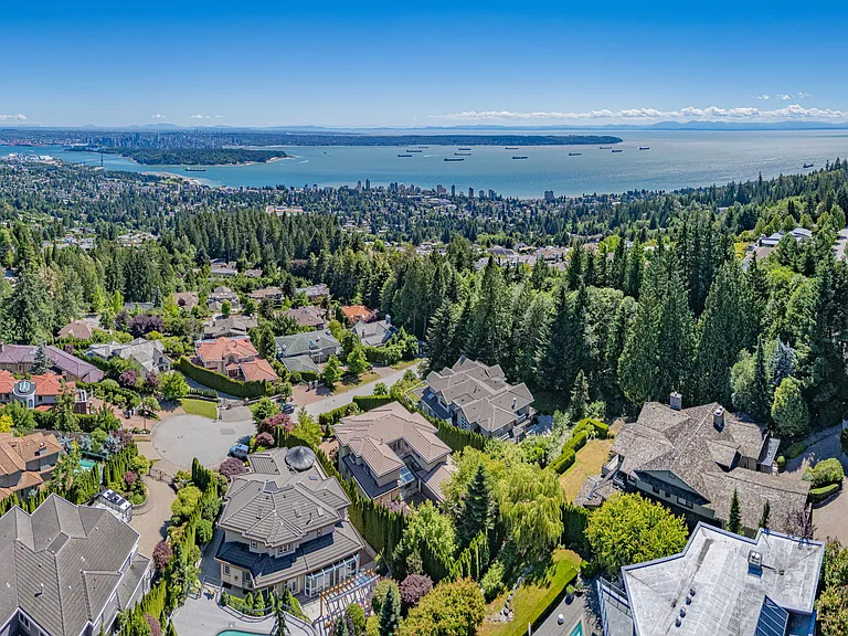1525 Errigal Pl — Photo 38