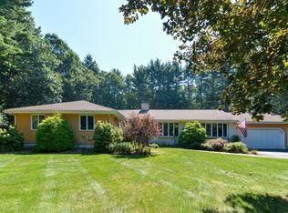 14 Spruce St, Foxboro, MA 02035
