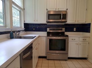 13 Wood Duck Pond Rd, Bedminster, NJ 07921