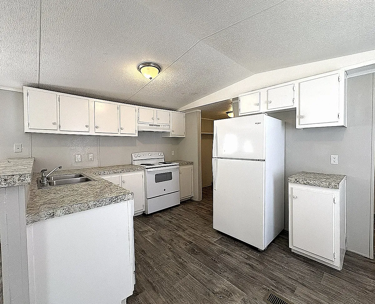 2 bed, 896 sqft, $749 — Photo 1