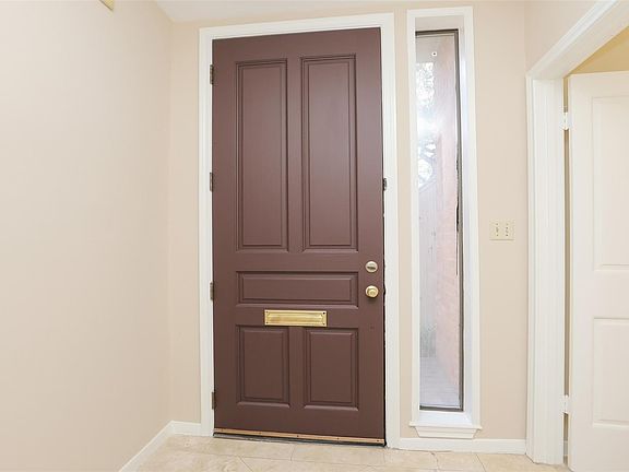 5th image of 6000 Sugar Hill Dr APT 9