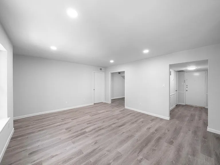 353 N Post Oak Ln #729 — Photo 13
