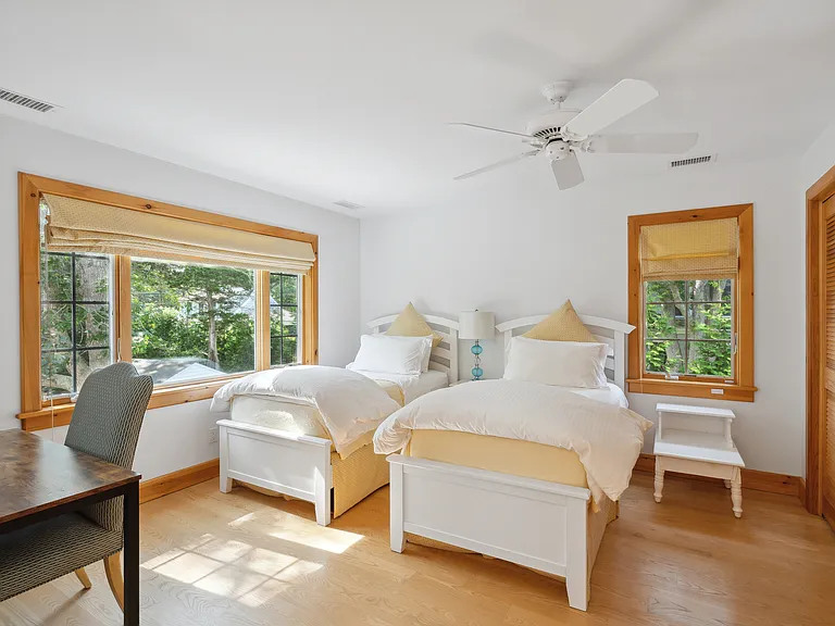 120 Wooleys Dr — Photo 15