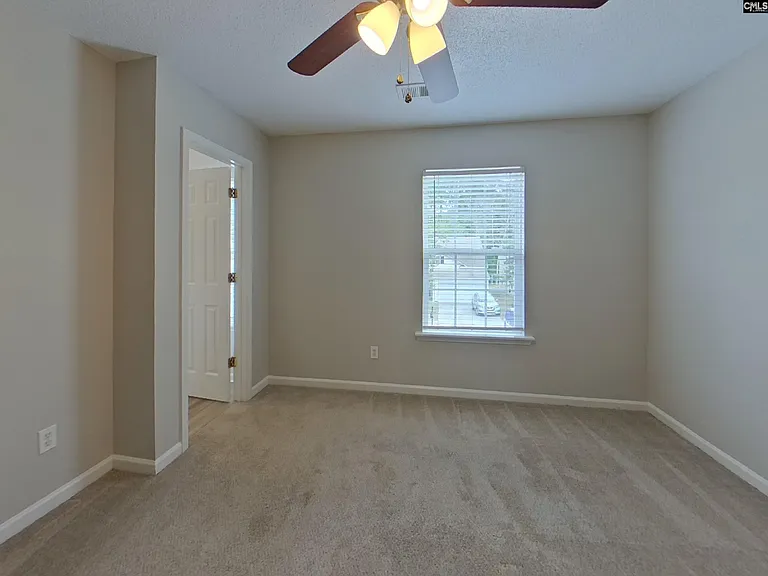 381 Valley Heights Ln — Photo 6