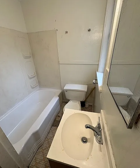 7427 S Broadway #F — Photo 1