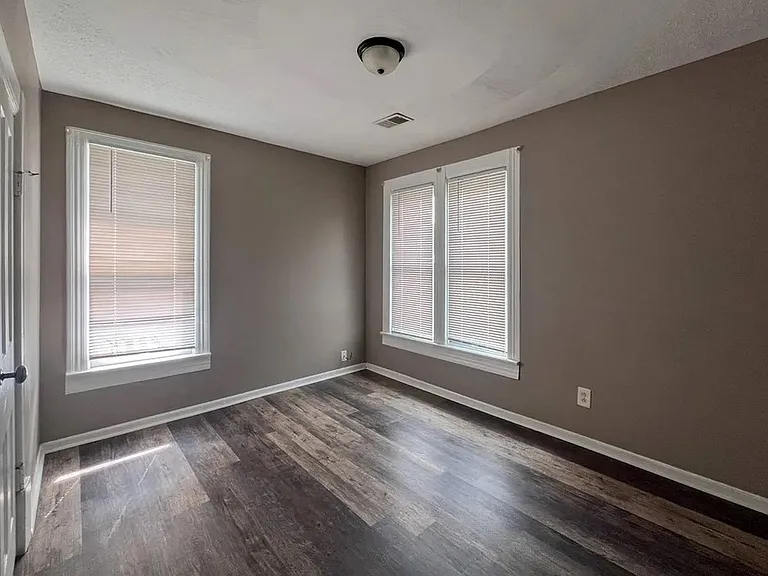 7 Earl Ave #7 — Photo 9