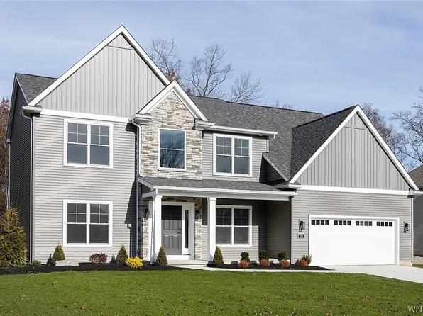 270 Forest Creek Ln, Grand Island, NY 14072