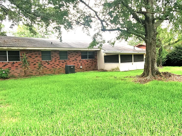 6249 Tennyson Dr — Photo 17