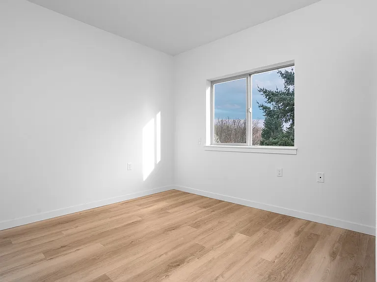 Riddell Rd Apartments — Photo 12