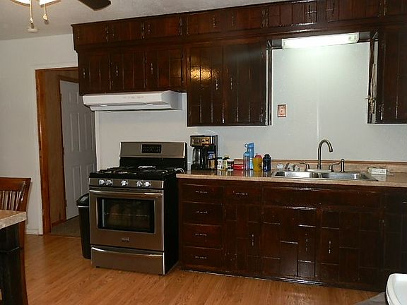 4th image of 621 County Road 402