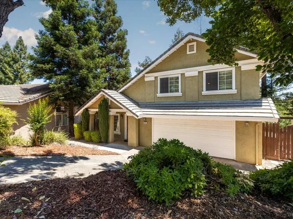 1045 Fox Run Ct, Auburn, CA 95603