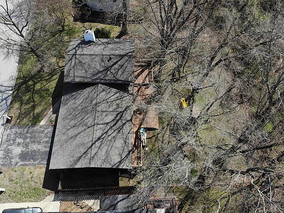 4th image of 330 Sherwood Dr